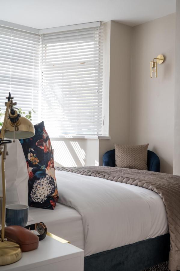 Large Luxury Solihull House - The Residence - Close To Nec - Sleeps 9 Εξωτερικό φωτογραφία