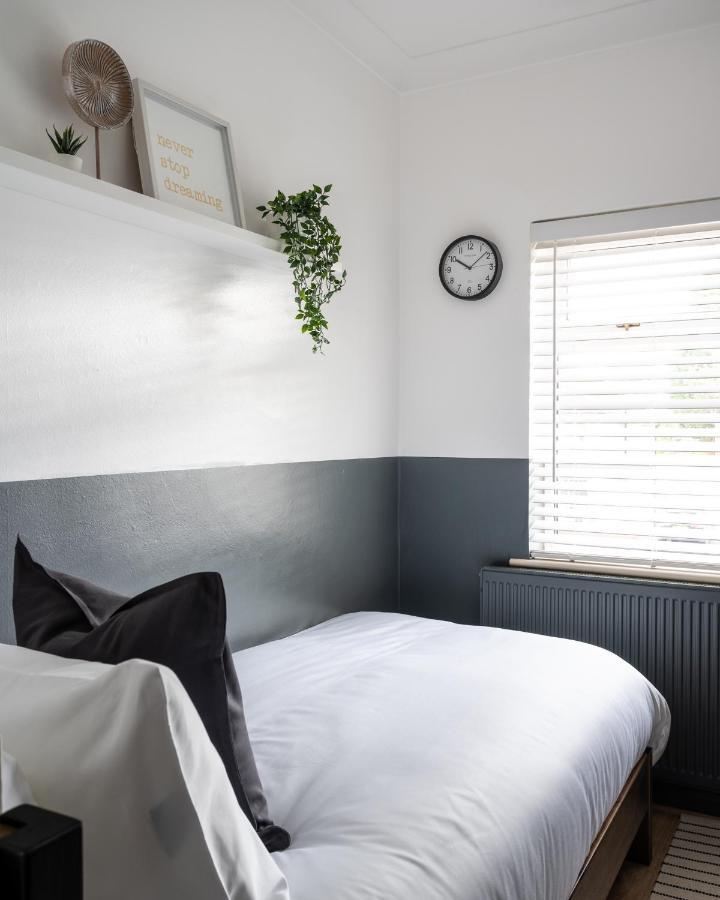Large Luxury Solihull House - The Residence - Close To Nec - Sleeps 9 Εξωτερικό φωτογραφία